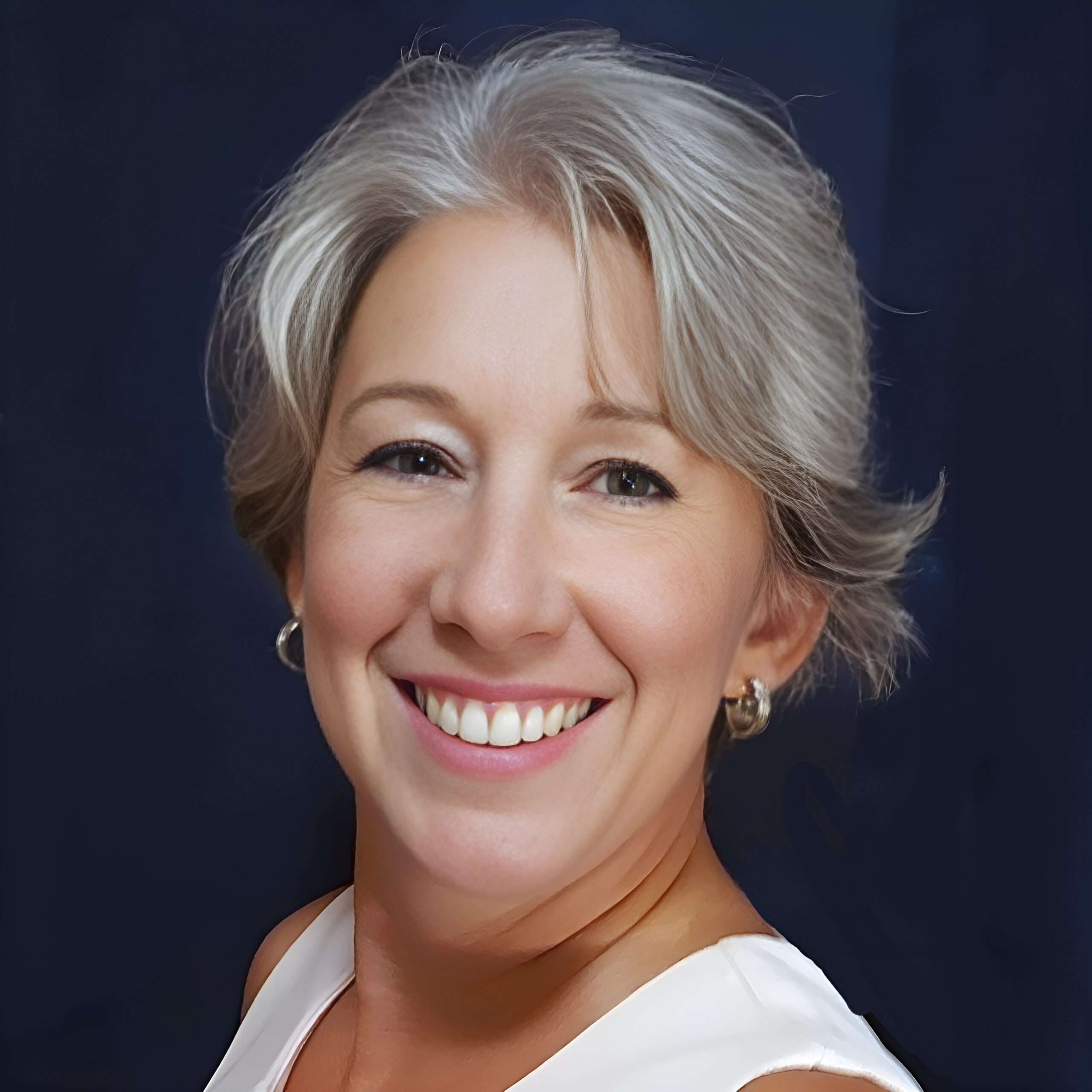 headshot of Lynne Marleau